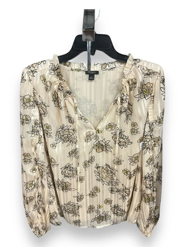 women's tops for those who appreciate subtle and muted tonesTop Long Sleeve By Ann Taylor In Floral Print, Size: L