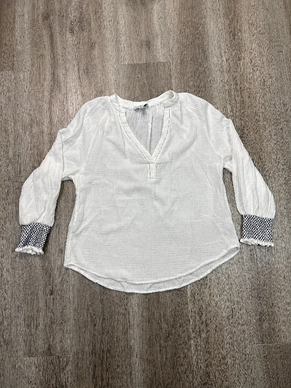 women's tops for those who want to add a bit of flair and personality to their looksTop Long Sleeve By Evereve In White, Size: S