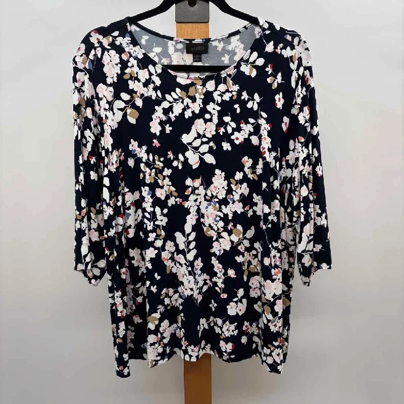 women's tops for those who want to add a personal touch to their wardrobe with unique and one-of-a-kind piecesJJill Women's Size 2X Navy Floral Short Sleeve Shirt