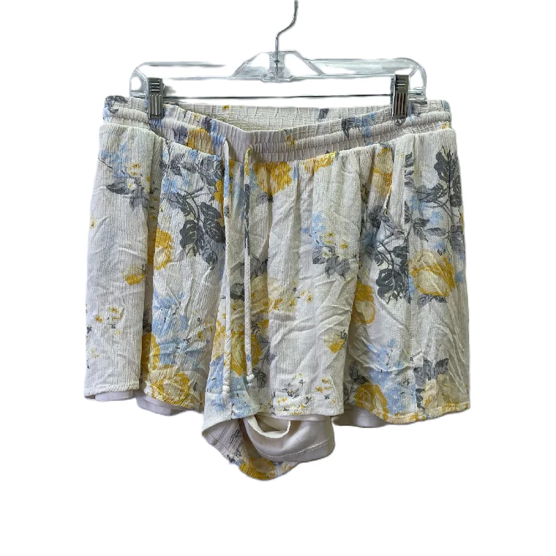 women's chic shortsShorts By Torrid In Floral Print, Size: L