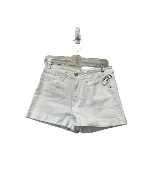 women's low-slung shortsShorts By True Craft In White, Size: 8