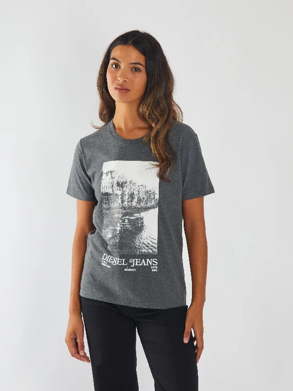 women's tops for those who seek both style and comfortMonsoon Tee Grey Pebble