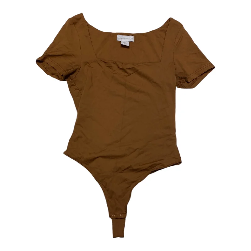 women's tops for beach outingsTop Short Sleeve By House Of Harlow In Brown, Size: S